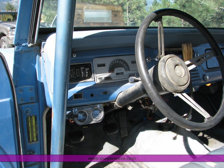 image for item 2102 1973 Jeepster Commando