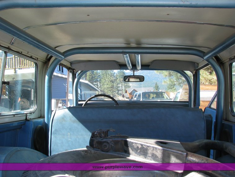 image for item 2102 1973 Jeepster Commando