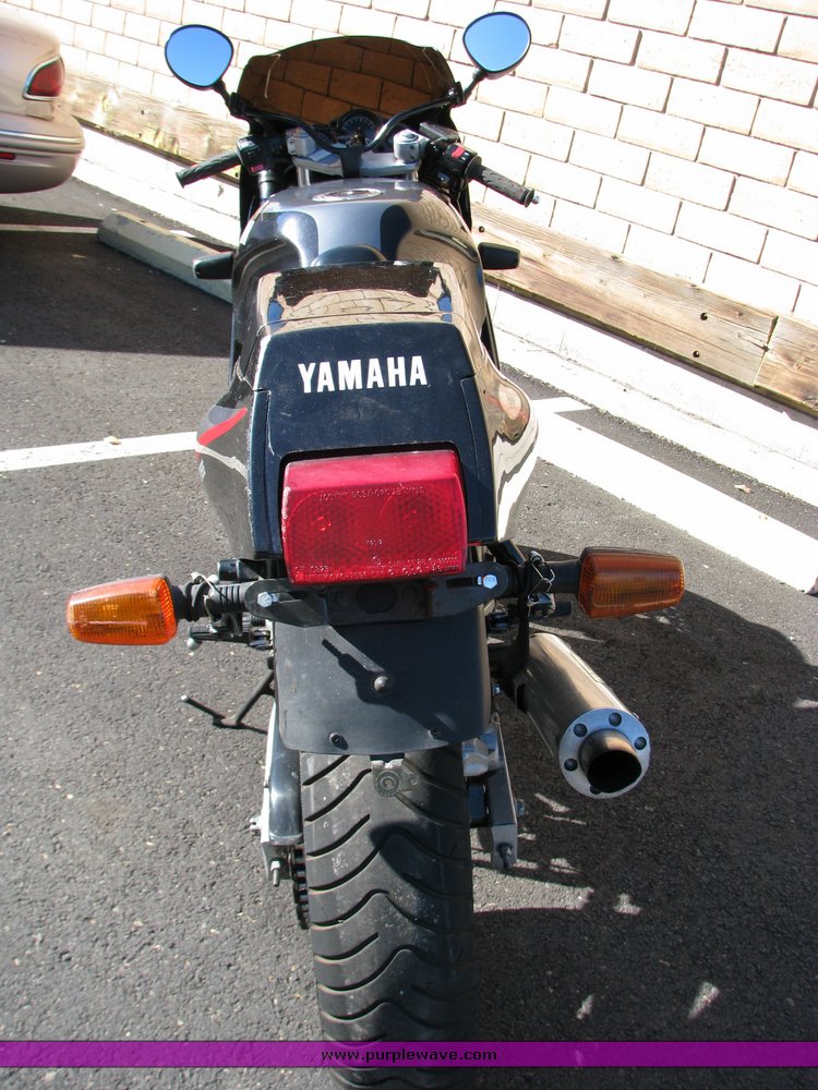 image for item 2134 1990 Yamaha FZR 600