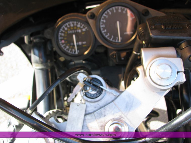 image for item 2134 1990 Yamaha FZR 600