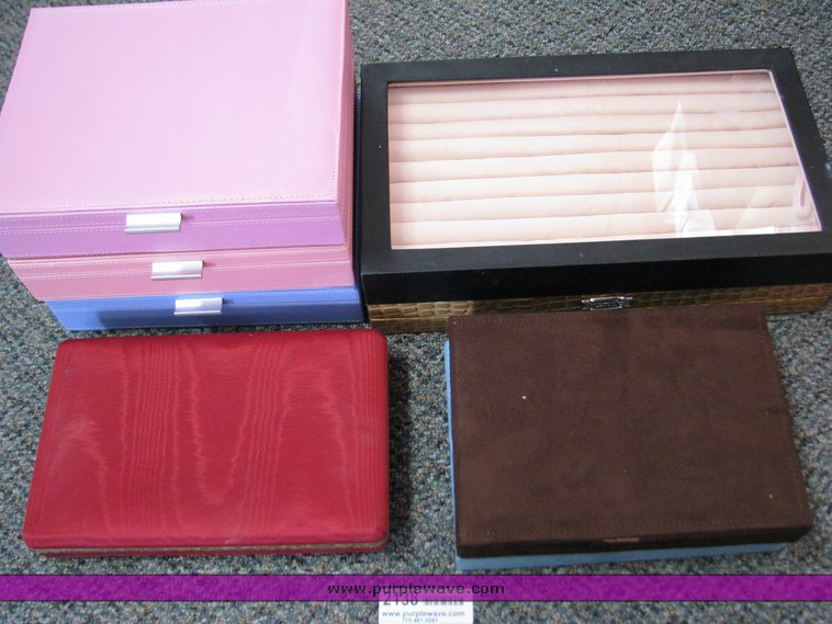 (8) Assorted jewelry boxes in Carson City, NV Item 2138 sold Purple