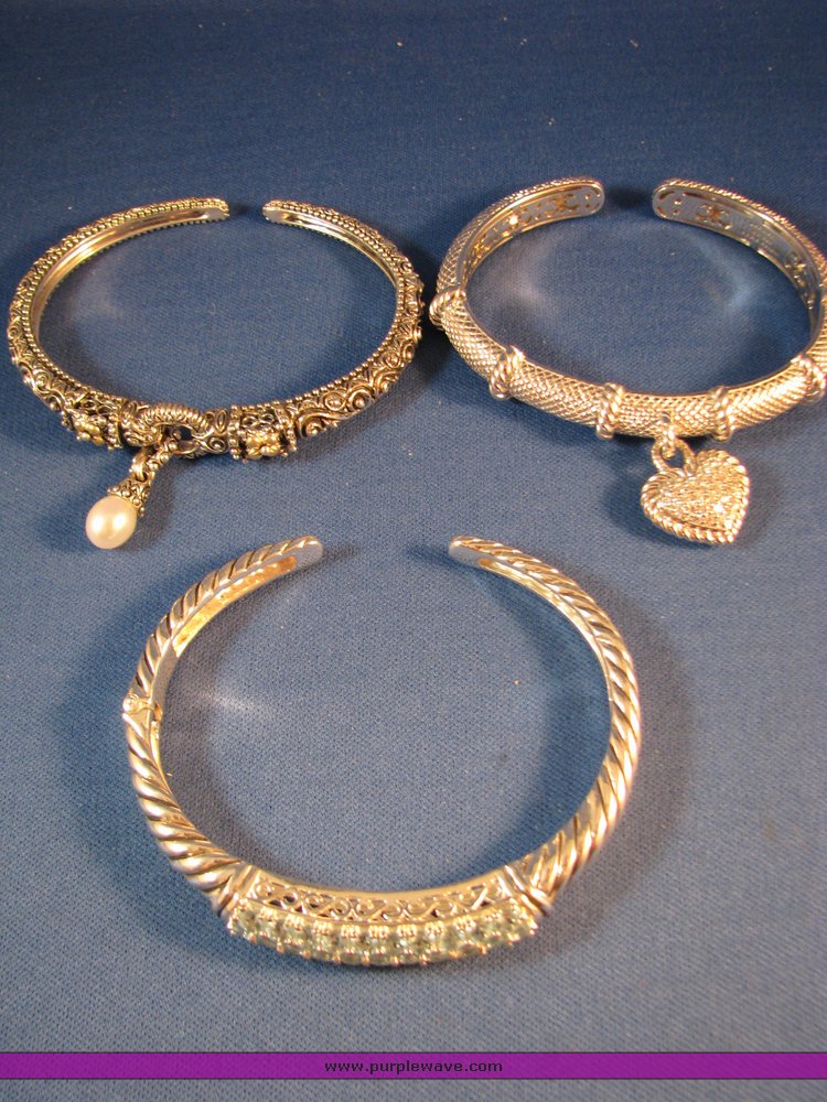 image for item 5054 5 silver pins