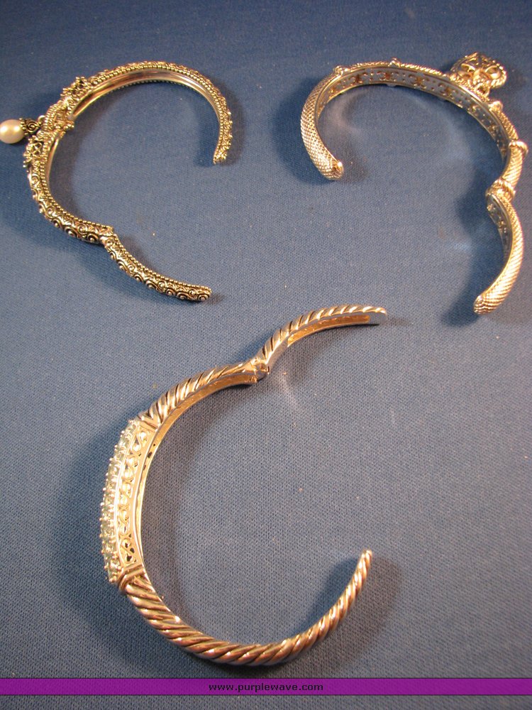 image for item 5054 5 silver pins