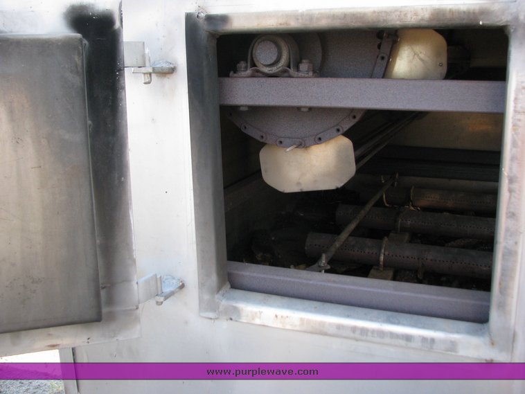 image for item 6000 1997 Holstein 300 Sweet Corn Cooker/Trailer