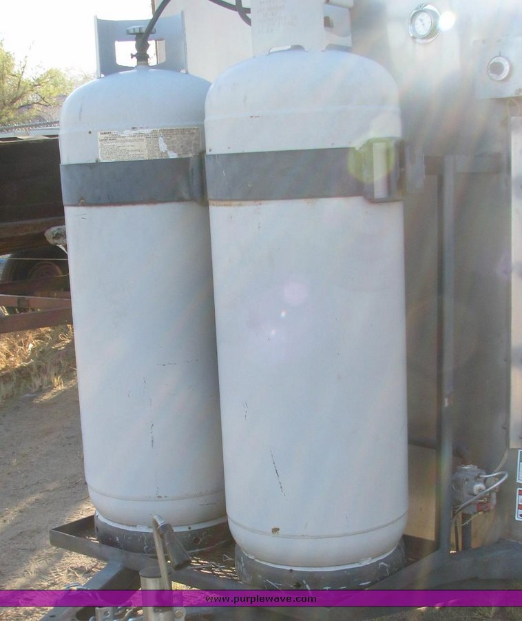 image for item 6000 1997 Holstein 300 Sweet Corn Cooker/Trailer