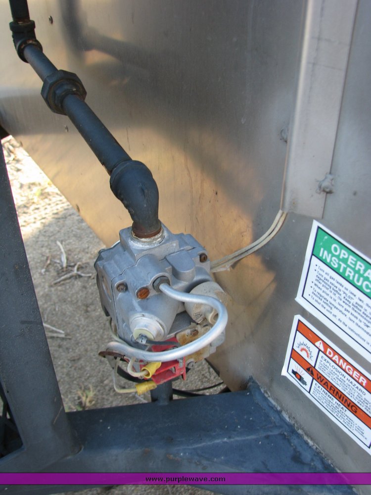 image for item 6000 1997 Holstein 300 Sweet Corn Cooker/Trailer