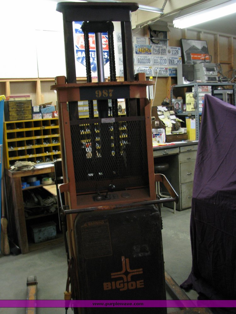 image for item 6001 Big Joe GS-24-T8 standing rolling forklift