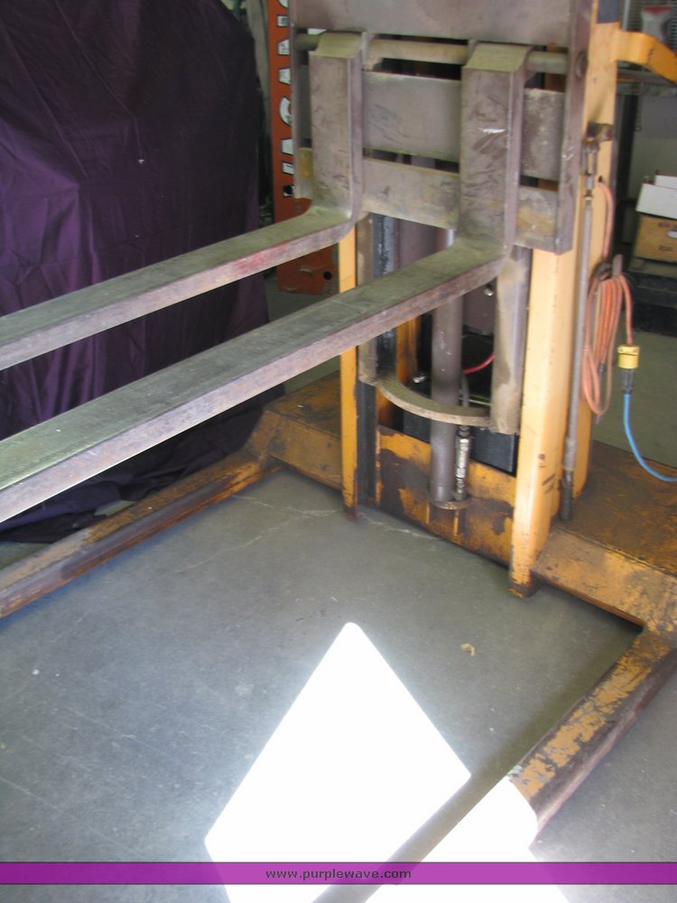 image for item 6001 Big Joe GS-24-T8 standing rolling forklift