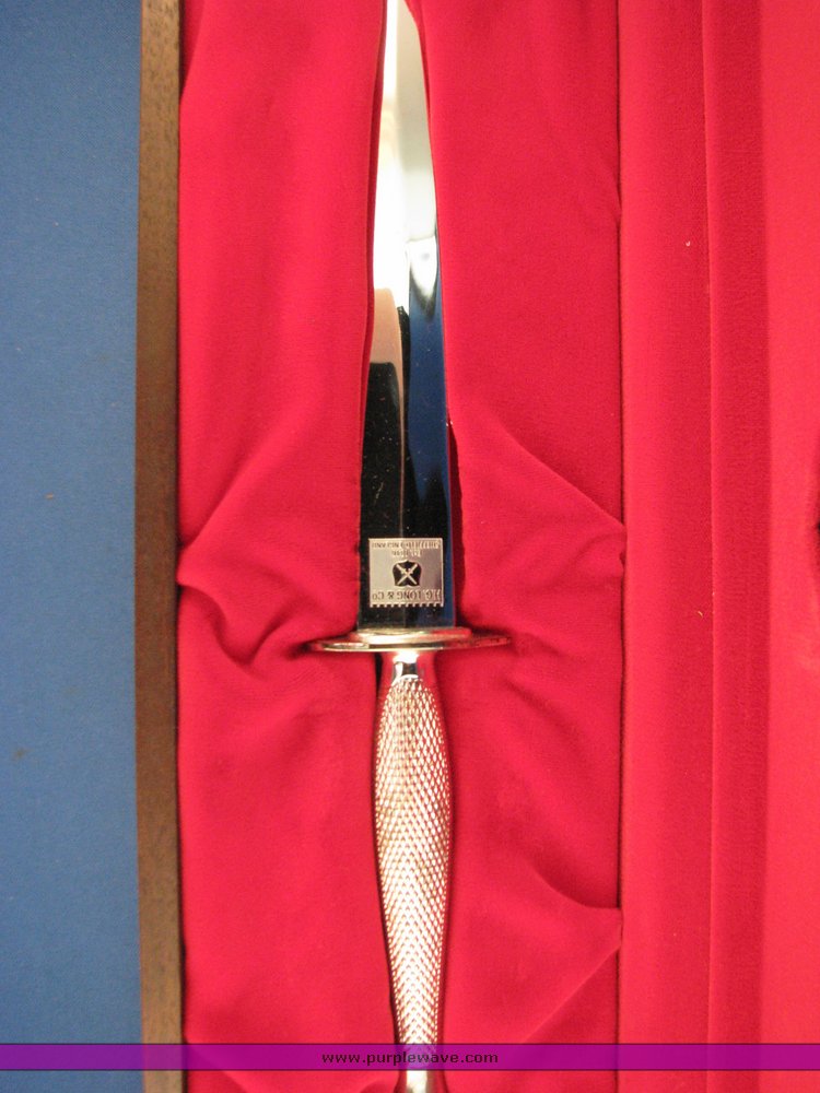 image for item 6477 US Marine Raider Stiletto knife