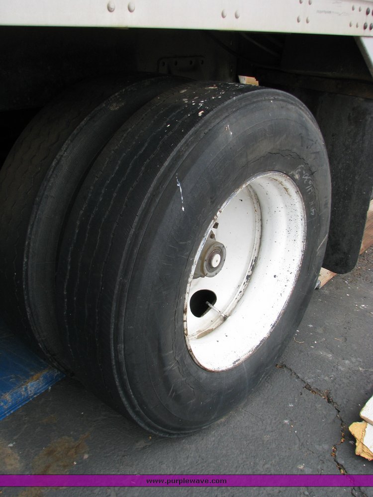 image for item 9002 1983 Great Dane refrigerated trailer