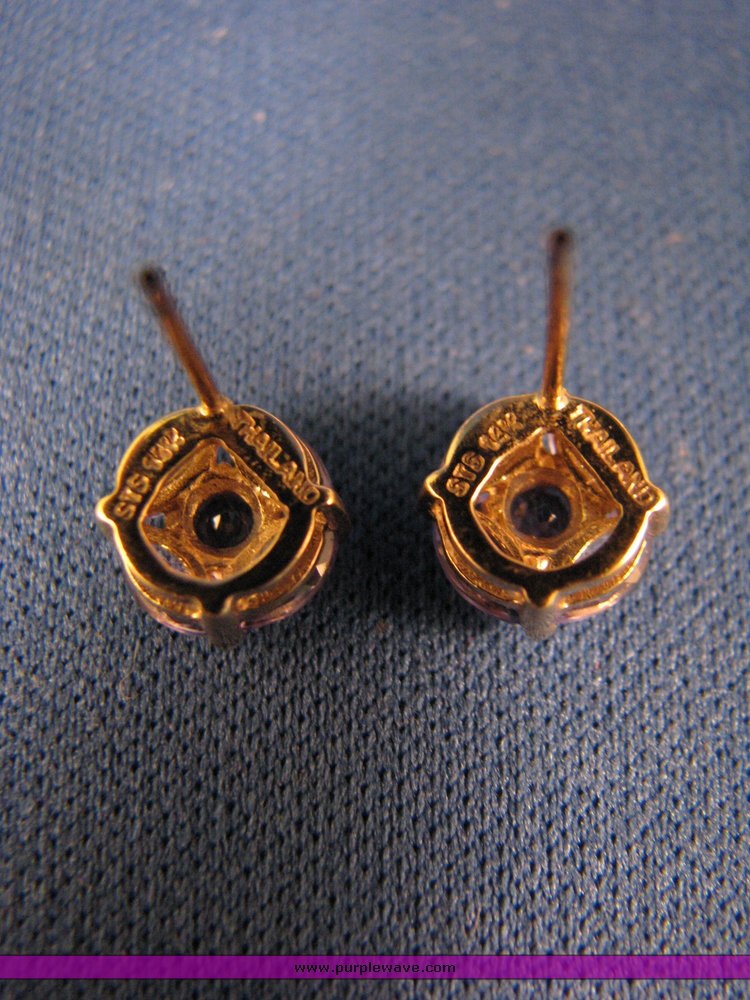 image for item 3134 (2) pair 14K gold earrings