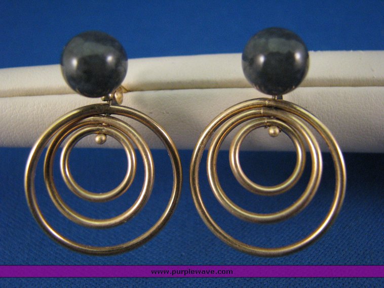 image for item 3153 (5) 14K pair of earrings