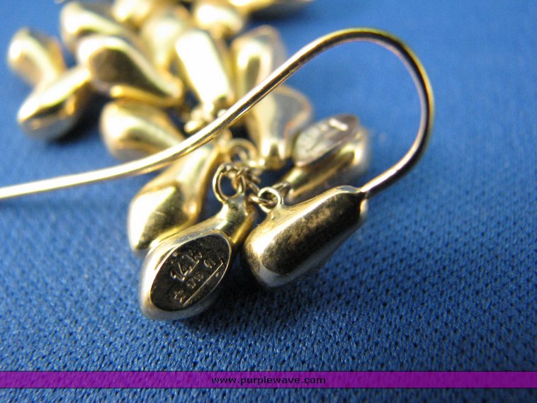 image for item 3153 (5) 14K pair of earrings