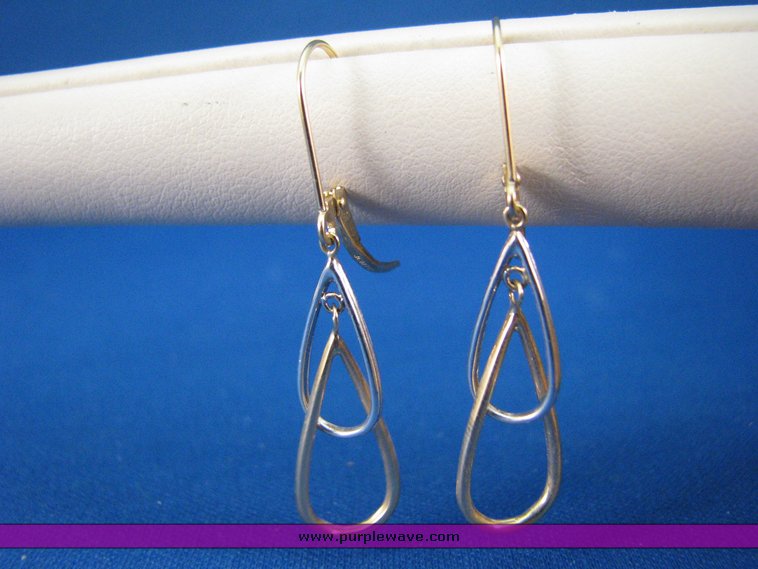 image for item 3153 (5) 14K pair of earrings