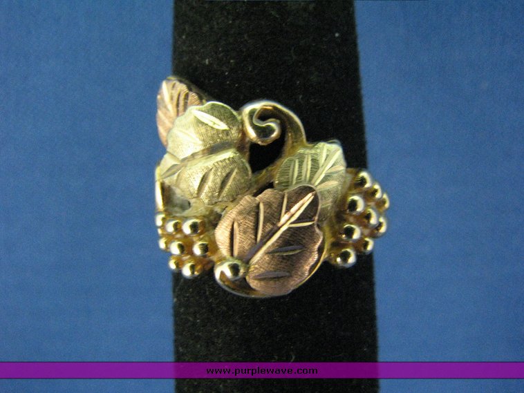 image for item 3167 10K gold ring