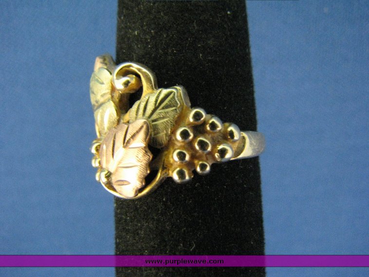 image for item 3167 10K gold ring