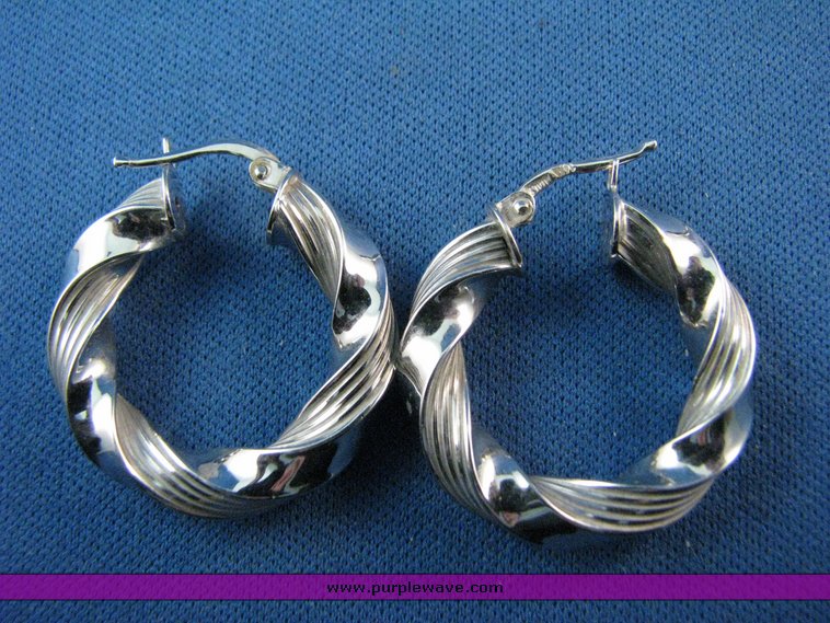 image for item 3263 (2) pairs 950 Italy silver earrings .4oz
