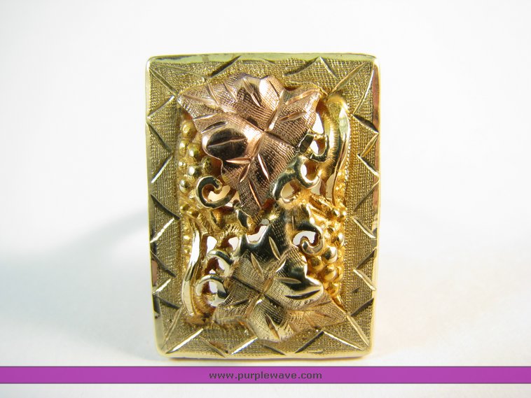 image for item 2004 10K Black Hills Gold Ring