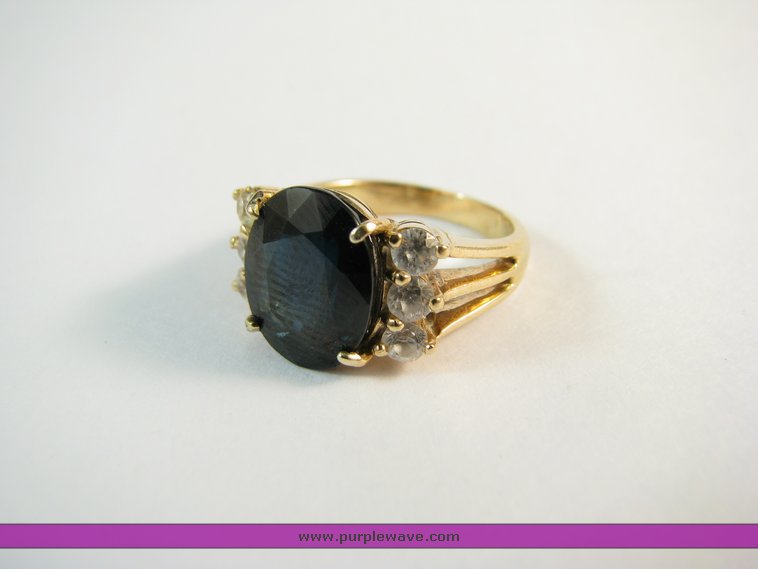 image for item 2005 10K yellow gold ring