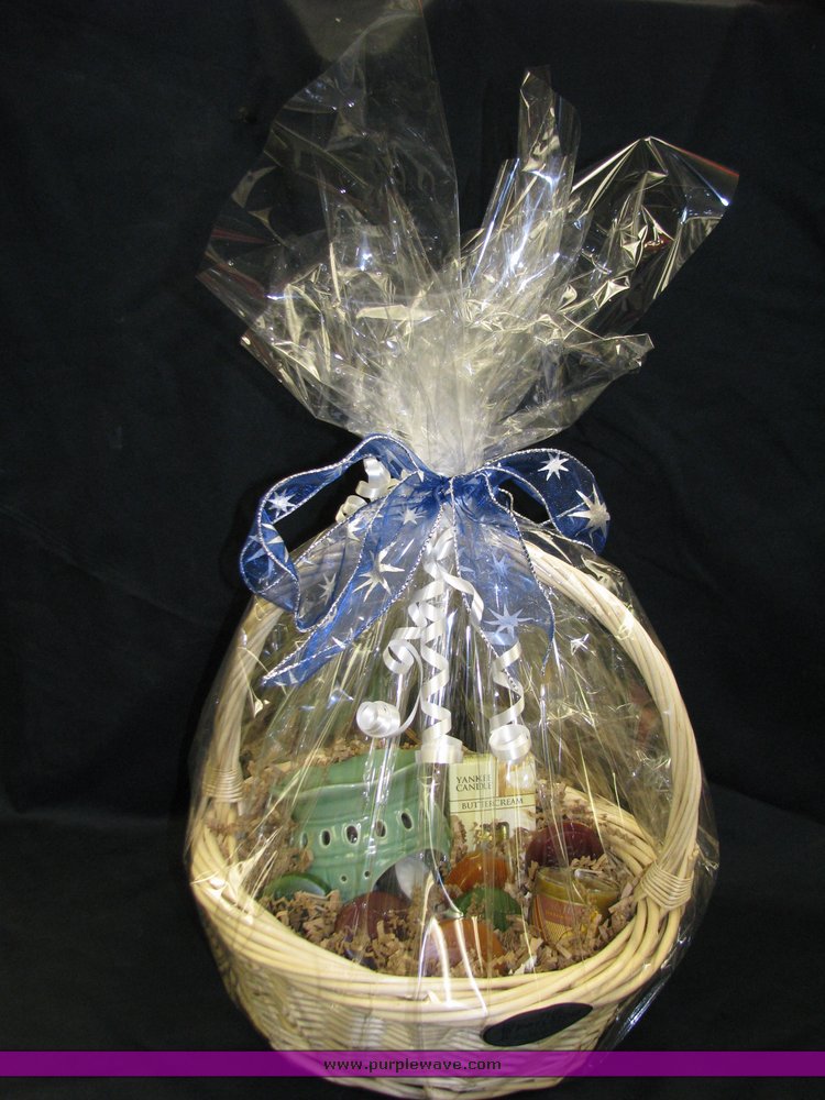 image for item 2009 Yankee Candle basket