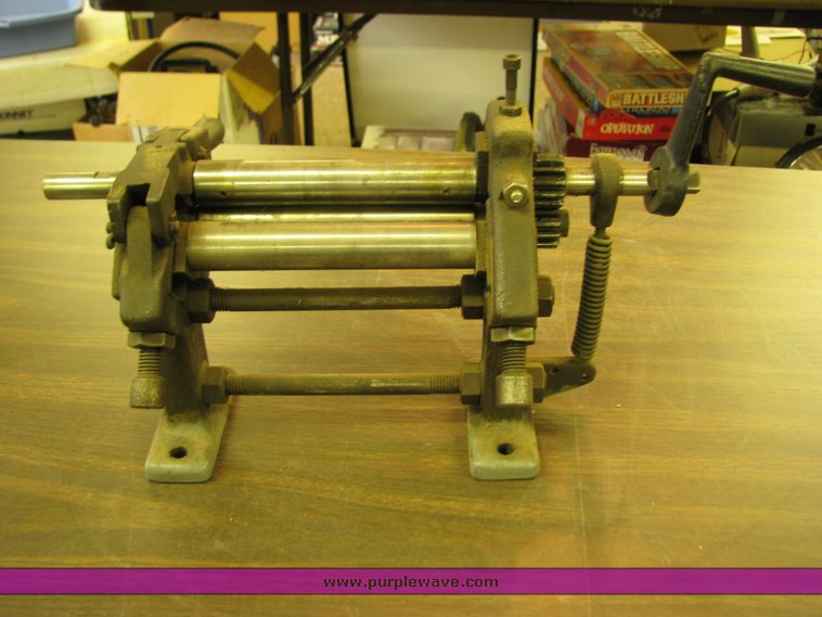 image for item 5021 Hand operated bending roll