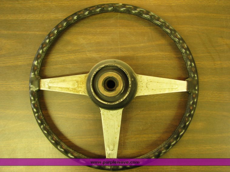 image for item 5022 75-76 MG Steering wheel