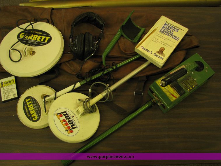image for item 5035 Master Hunter 7 Metal Detector