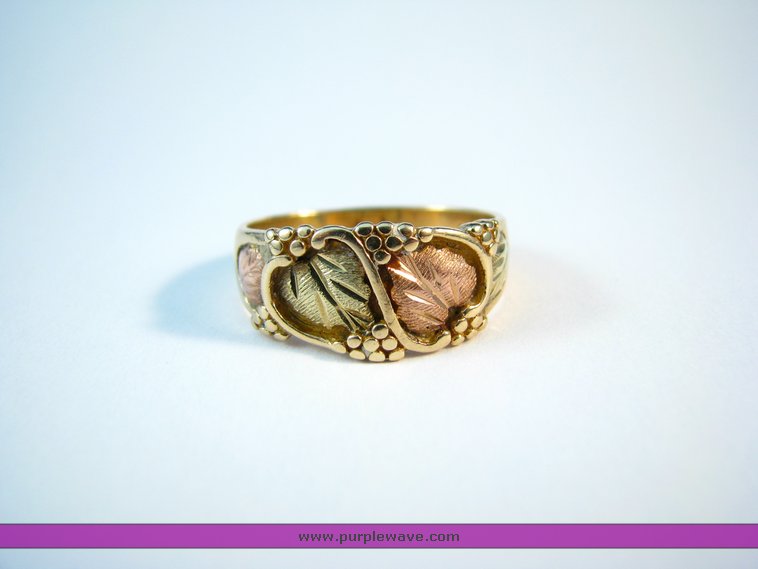 image for item 5427 10K Black Hills Gold Ring