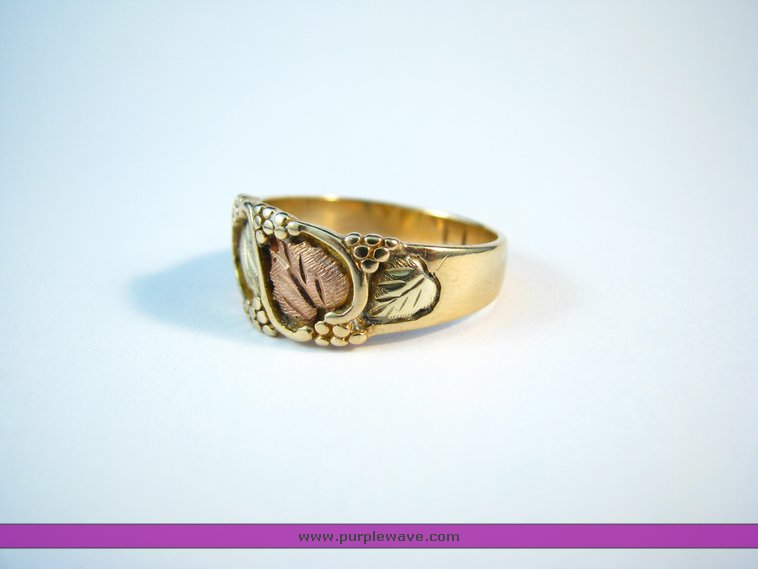 image for item 5427 10K Black Hills Gold Ring