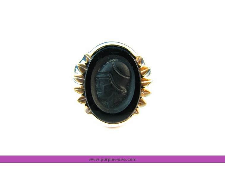 image for item 5428 14K ring with black cameo