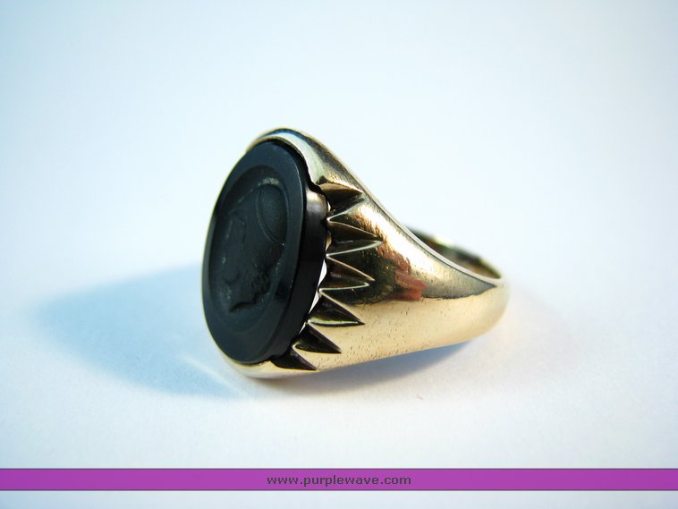 image for item 5428 14K ring with black cameo