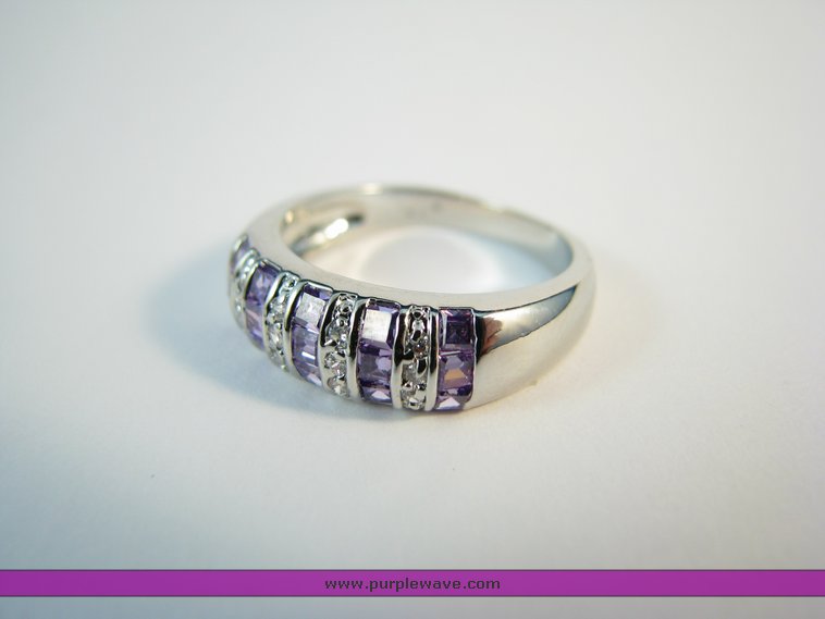 image for item 7007 Ring with purple gems