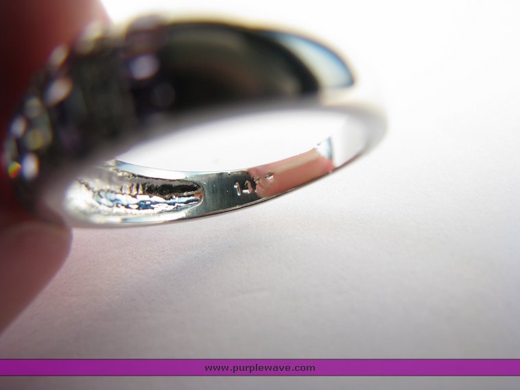 image for item 7007 Ring with purple gems