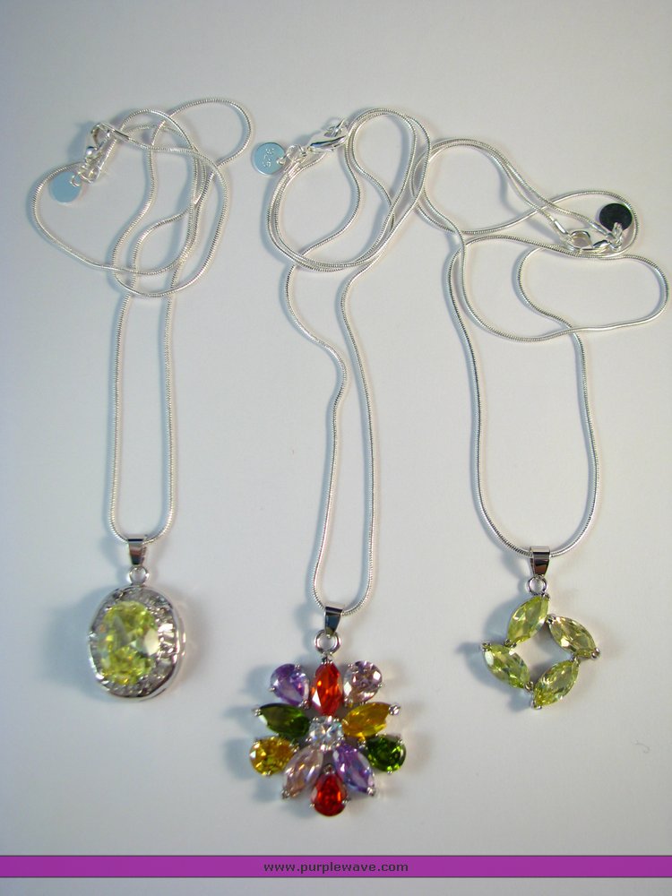 image for item 7055 Multicolor quartz pendant