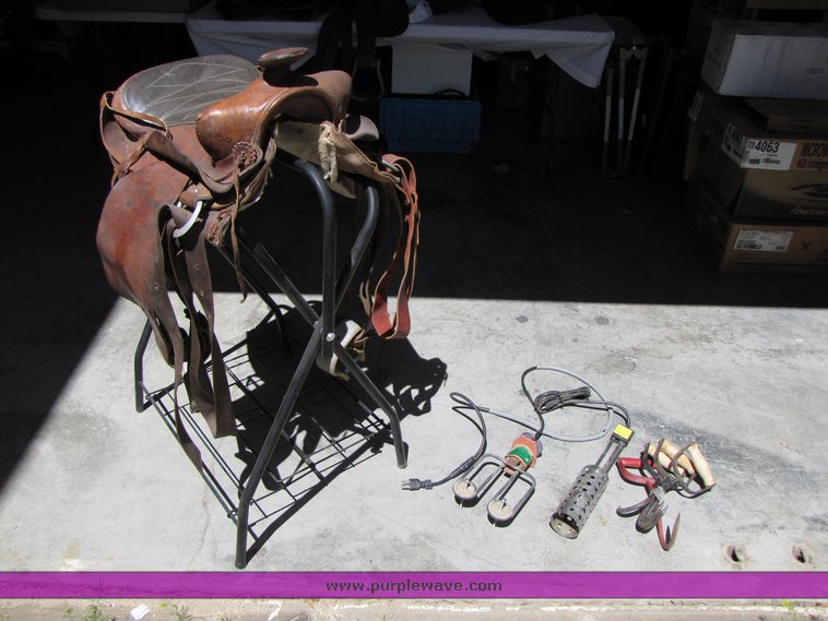 image for item 2245 (1) western saddle