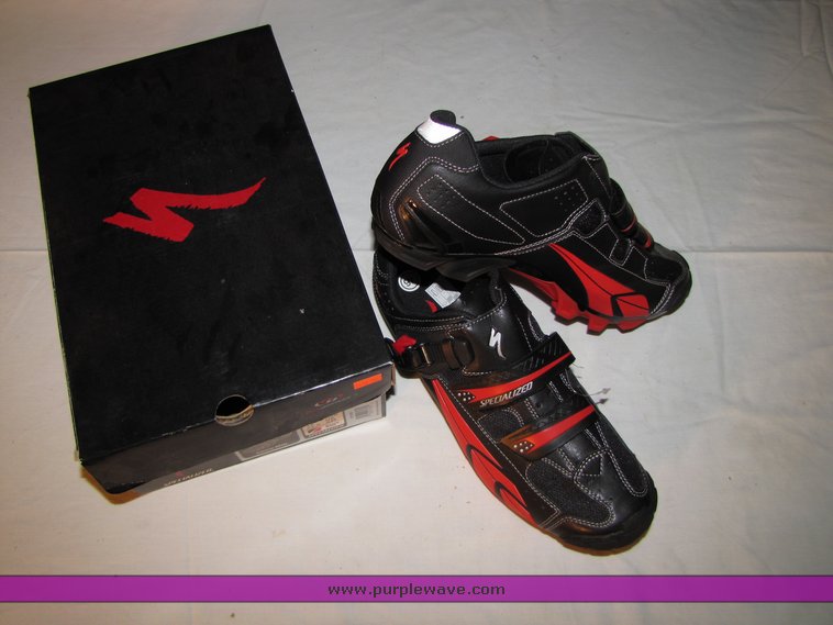image for item 2292 (1) pair bicycle shoes
