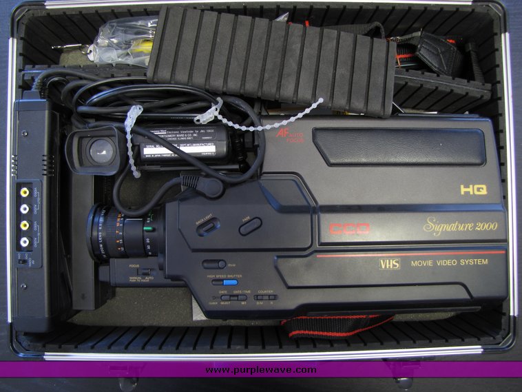 image for item 5016 Signature 2000 VHS recorder