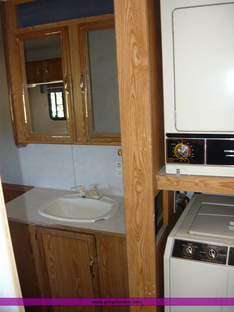 image for item 5001 1993 Skyline Nomad