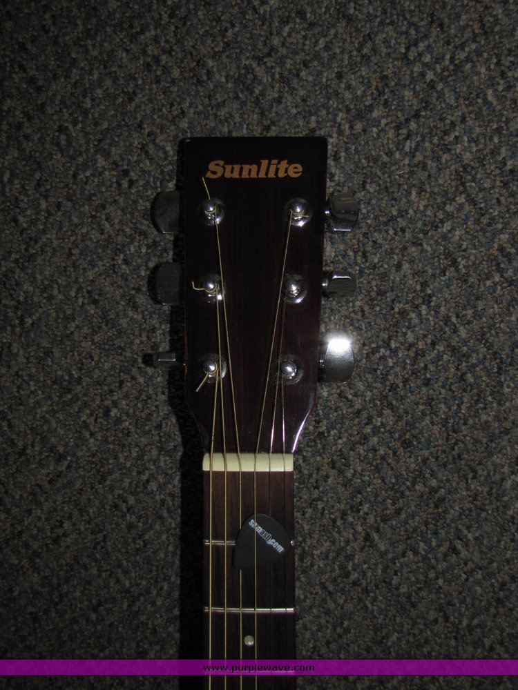 image for item 5022 Sunlite Guitar