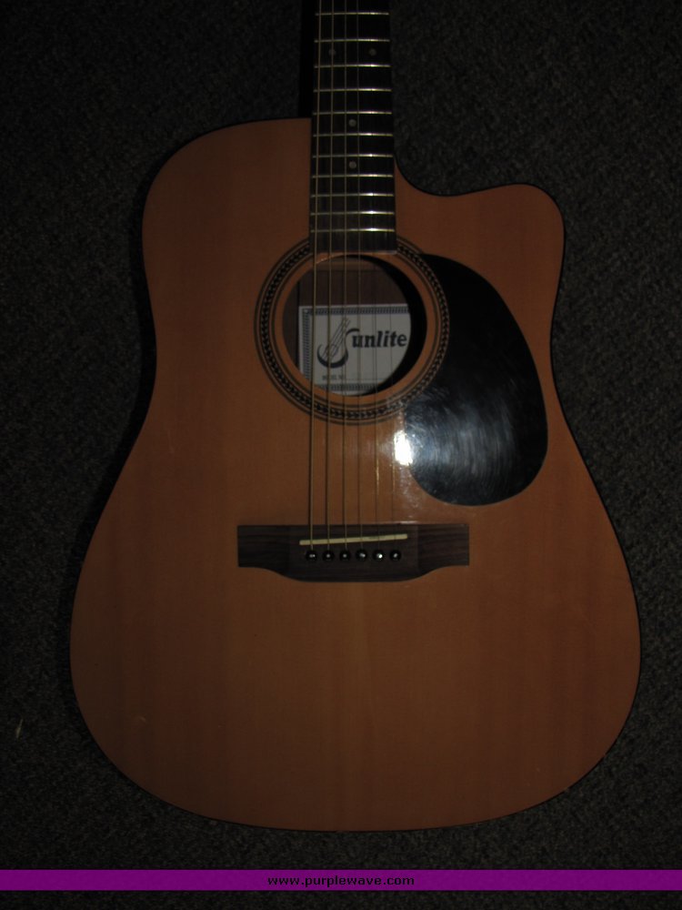 image for item 5022 Sunlite Guitar