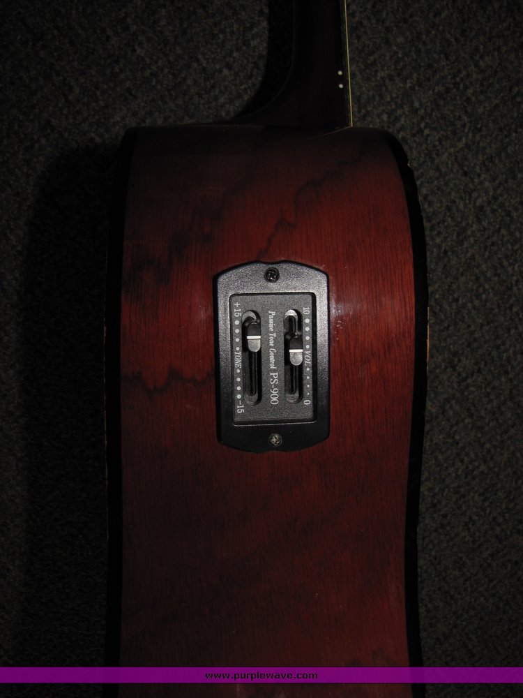 image for item 5022 Sunlite Guitar