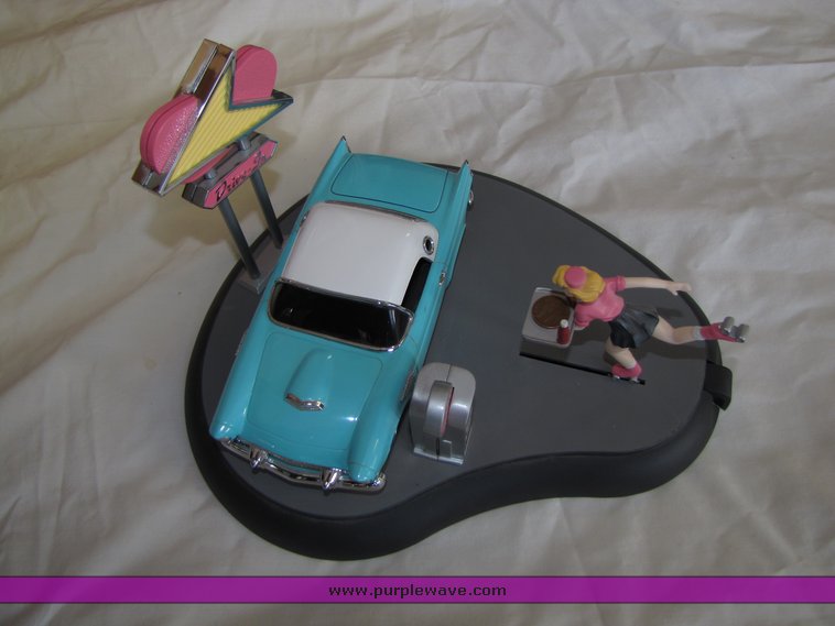 image for item 7244 Classic car coin bank