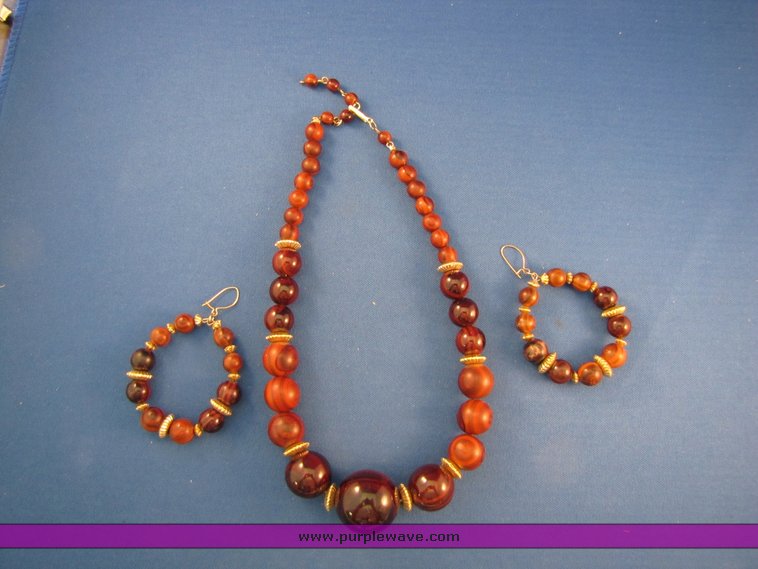 image for item 7249 4 vintage necklaces