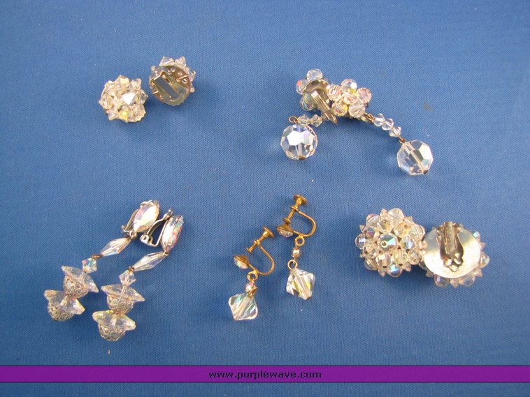 image for item 7253 Vintage crystal and silver jewelry