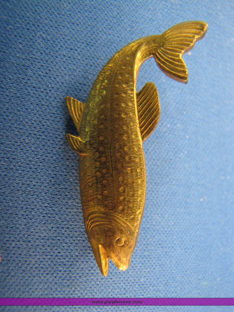 image for item 7257 Abalone shell and silver necklace