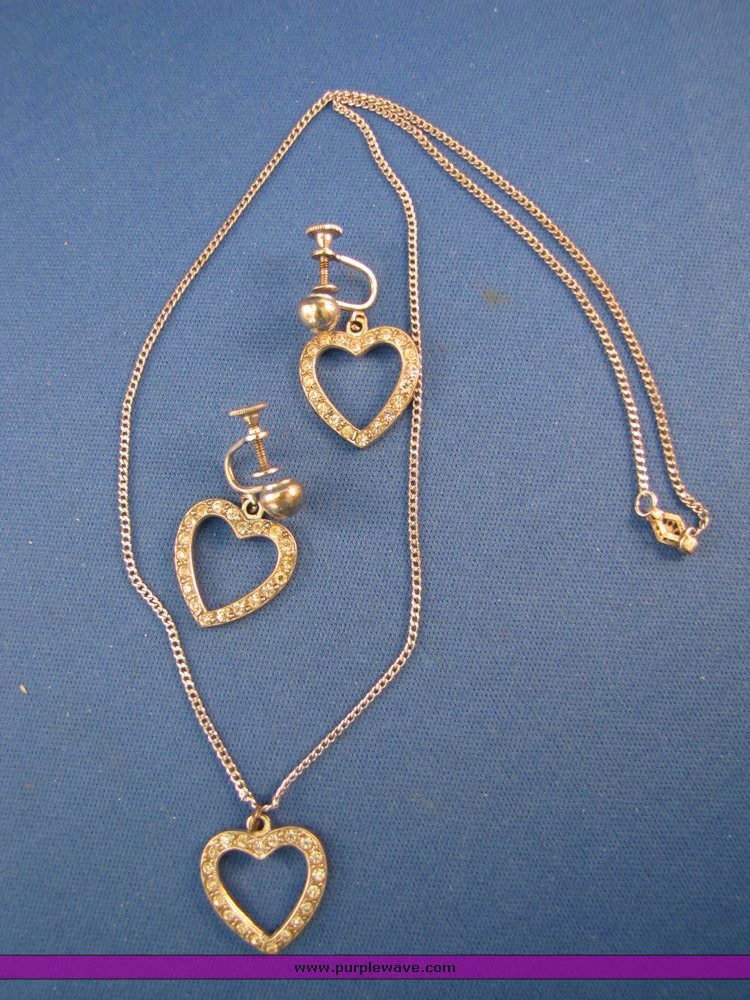 image for item 7259 Silver and blue vintage butterfly pendant