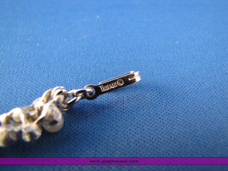 image for item 7261 Silver and yellow pendant necklace